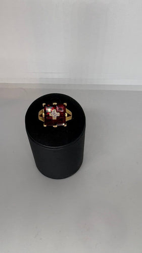 Bague 54 Bague en or jaune, grenats et diamant 58 Facettes Bague 001
