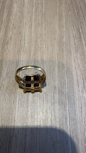 Bague 54 Bague en or jaune, grenats et diamant 58 Facettes Bague 001