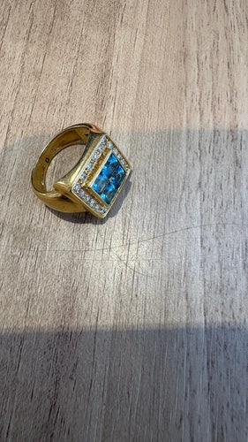 Bague 50 Bague en or jaune avec topazes et diamants 58 Facettes Bague 001