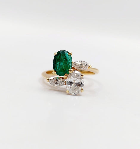 Bague 47 Bague toi et moi en or 18k, diamant, émeraude et diamants 58 Facettes A07434