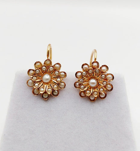 Boucles d'oreilles Dormeuses marguerite en or rose 18k et perles 58 Facettes A07454