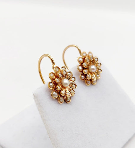 Boucles d'oreilles Dormeuses marguerite en or rose 18k et perles 58 Facettes A07454