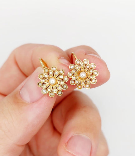 Boucles d'oreilles Dormeuses marguerite en or rose 18k et perles 58 Facettes A07454