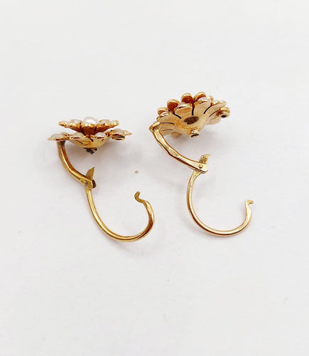 Boucles d'oreilles Dormeuses marguerite en or rose 18k et perles 58 Facettes A07454