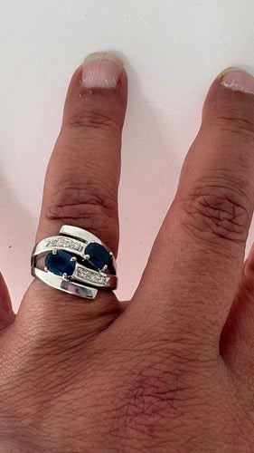 Bague 53 Bague en or blanc, saphirs et diamants 58 Facettes Bague 001