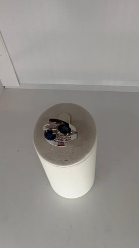 Bague 53 Bague en or blanc, saphirs et diamants 58 Facettes Bague 001