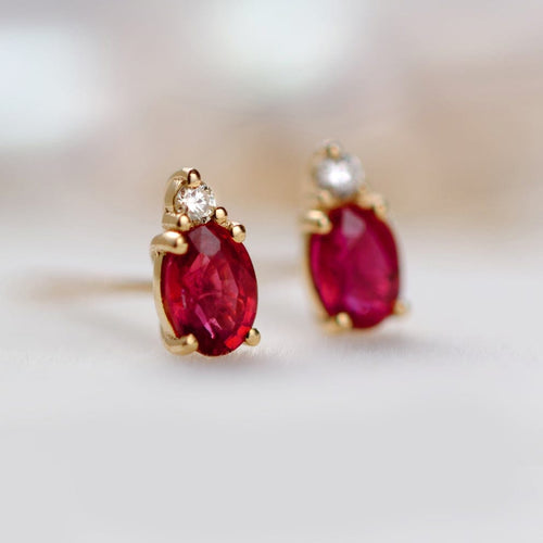 Boucles d'oreilles Single Tulip - Boucles d'oreilles en or 18K, rubis et diamants 58 Facettes GER1347RB
