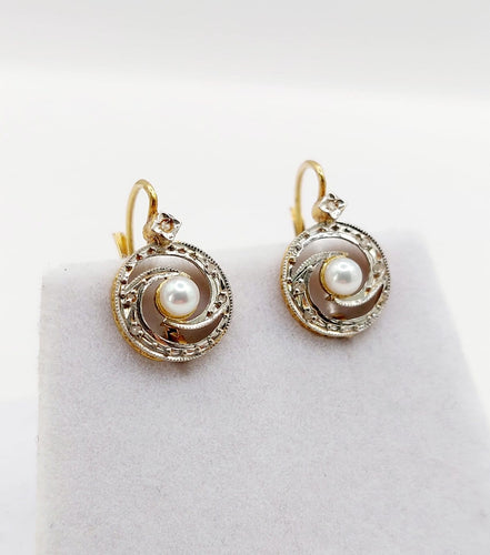 Boucles d'oreilles Dormeuses tourbillon en or 18K, perles et diamants taille rose 58 Facettes A06494