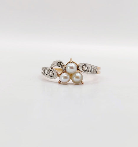 Bague 54 Bague trèfle antique en or rose, platine, perles et diamants 58 Facettes A06880