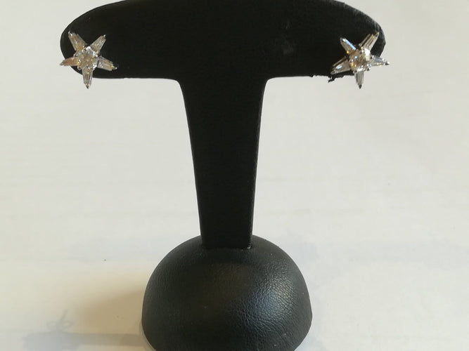 Boucles d'oreilles Boucles d'oreilles étoiles en or blanc et diamants 58 Facettes 01053