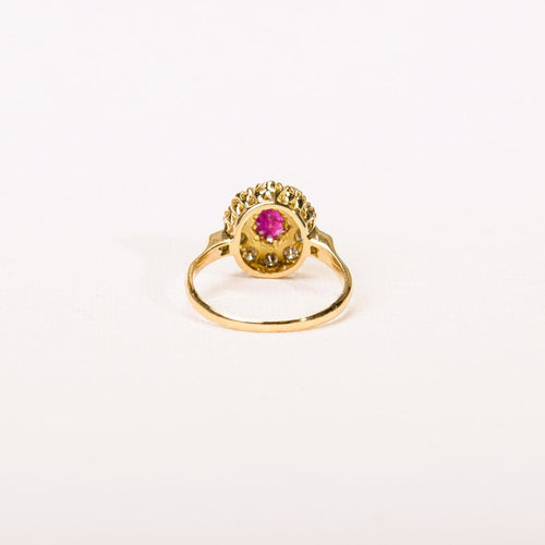 Bague 59 Bague marguerite vintage en or jaune, rubis ovale et diamants 58 Facettes LMB-361