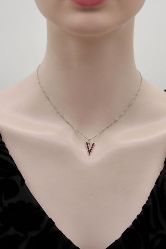 Pendentif Rétro - Pendentif V for Victory en platine et rubis 58 Facettes 11147