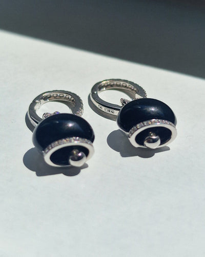 Boucles d'oreilles Chantecler Capri - Boucles d'oreilles cloche en or blanc, onyx et diamants 58 Facettes CV-069