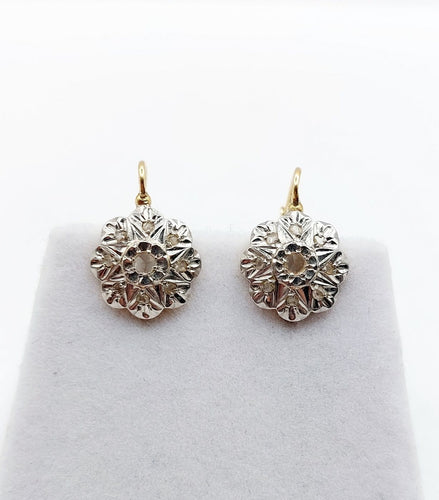 Boucles d'oreilles Dormeuses marguerite - Boucles d'oreilles en or 18K et diamants 58 Facettes A07497