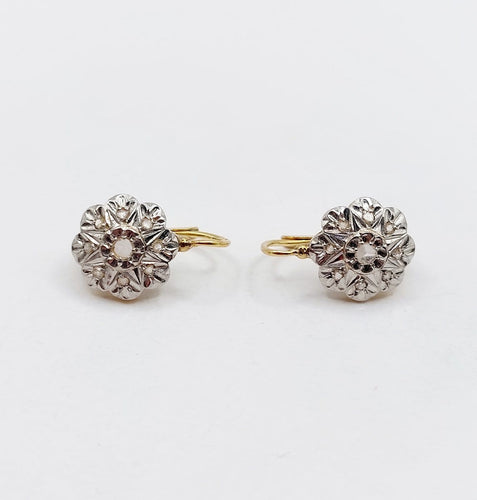 Boucles d'oreilles Dormeuses marguerite - Boucles d'oreilles en or 18K et diamants 58 Facettes A07497