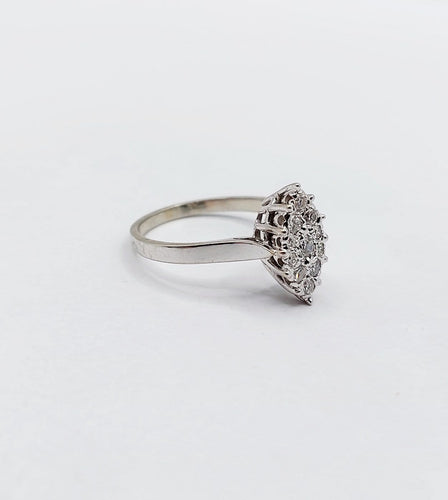 Bague 48.5 Bague marquise vintage en or blanc 18k et diamants 58 Facettes A07498