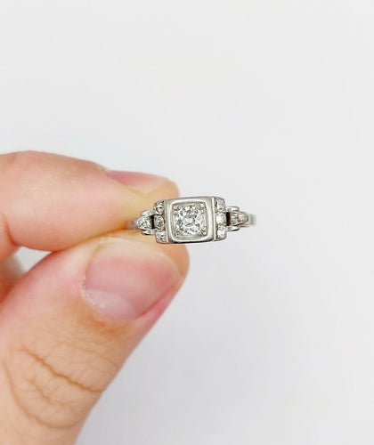 Bague 56 Bague tank Art déco en platine et diamants 58 Facettes A07516