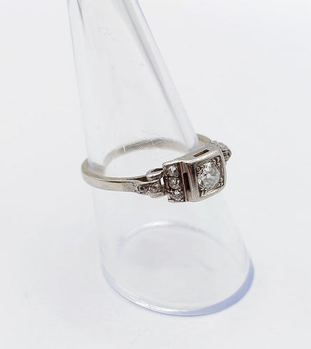 Bague 56 Bague tank Art déco en platine et diamants 58 Facettes A07516