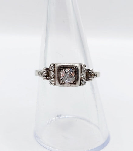 Bague 56 Bague tank Art déco en platine et diamants 58 Facettes A07516