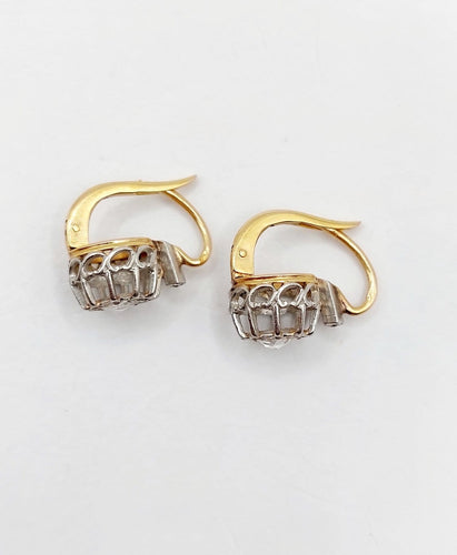 Boucles d'oreilles Dormeuses fleurs de lys en or 18k, platine et diamants taille rose 58 Facettes A07517