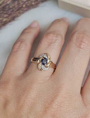 Bague 52 Bague saphir en or jaune et diamants 58 Facettes 746