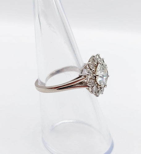 Bague 52 Bague marguerite Art déco en or blanc 18k et platine avec diamants 58 Facettes A07525
