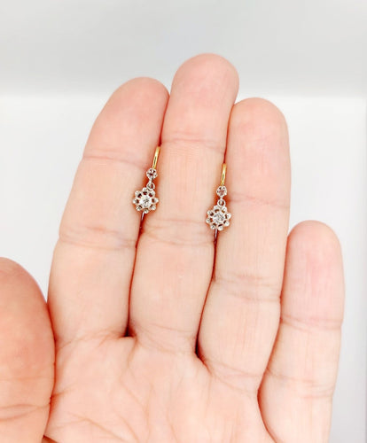 Boucles d'oreilles Dormeuses antiques - Boucles d'oreilles en or 18k, platine et diamants 58 Facettes A07534