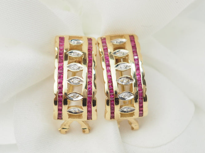 Boucles d'oreilles Boucles d'oreilles vintage - Boucles d'oreilles en or jaune, rubis et diamants 58 Facettes 33439