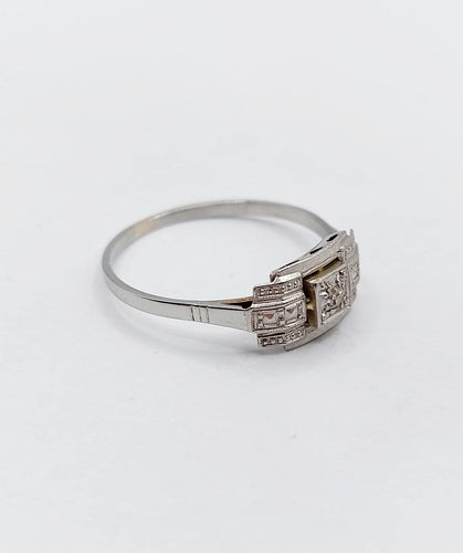 Bague 56 Bague Art déco en or blanc, platine et diamant 58 Facettes A07367