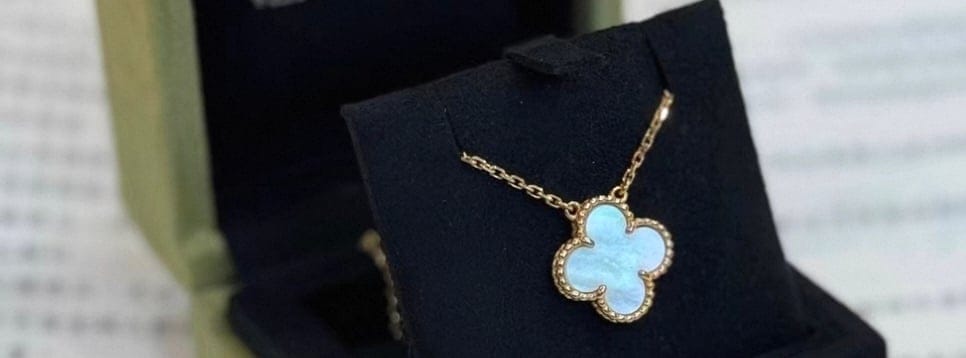 Collier Van Cleef & Arpels Vintage Alhambra - Collier en or jaune et nacre 58 Facettes jnci132