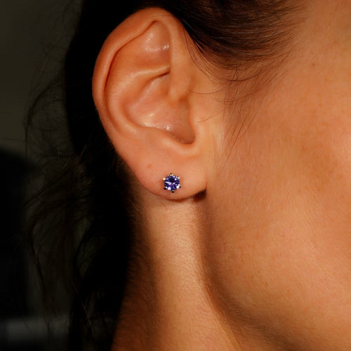 Boucles d'oreilles Boucles d'oreilles en or jaune, tanzanites et diamants 58 Facettes E0027