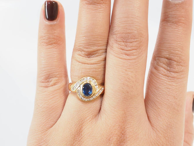 https://cdn.shopify.com/s/files/1/0750/3799/9372/files/laurore-bague-or-jaune-saphir-diamants.jpg?v=1790423862
