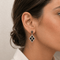 Boucles d'oreilles Boucles d’oreilles en or blanc, diamants blancs et noirs 58 Facettes 1.0000689/2