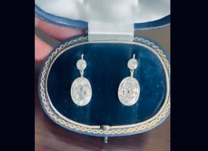 Boucles d'oreilles Leitão & Irmão - Pendants d'oreilles Belle Époque en platine, or et diamants 58 Facettes C14