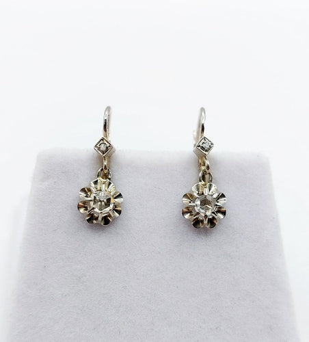 Boucles d'oreilles Dormeuses antiques - Boucles d'oreilles en or blanc et diamants 58 Facettes A07375