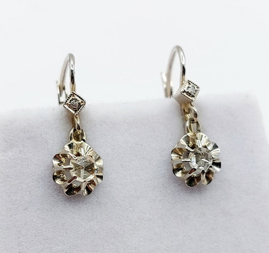 Boucles d'oreilles Dormeuses antiques - Boucles d'oreilles en or blanc et diamants 58 Facettes A07375