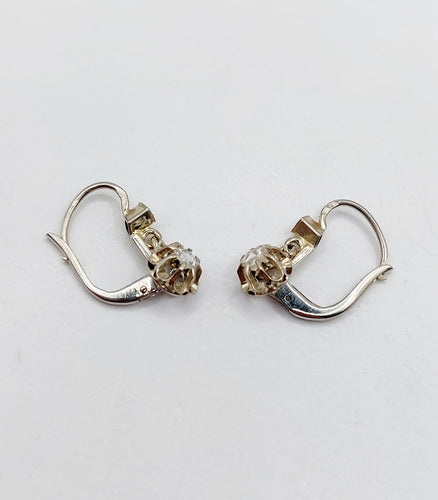 Boucles d'oreilles Dormeuses antiques - Boucles d'oreilles en or blanc et diamants 58 Facettes A07375