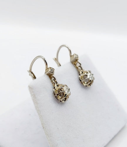 Boucles d'oreilles Dormeuses antiques - Boucles d'oreilles en or blanc et diamants 58 Facettes A07375