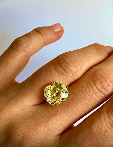 Bague 52 Bague solitaire en or rose et diamant jaune Fancy Intense GIA 58 Facettes F36
