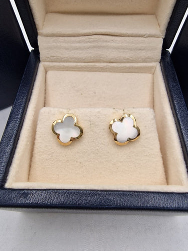 Boucles d'oreilles VCA Pure Alhambra - Boucles d'oreilles en or jaune et nacre 58 Facettes CV-077