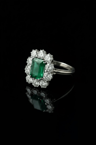 Bague 55 Margherita - Bague en or blanc avec émeraude colombienne et diamants 58 Facettes