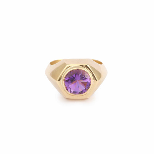 Bague 57 Bague chevalière en or jaune 18 carats et améthyste 58 Facettes B402