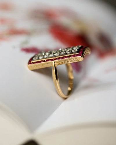 Bague 49 Bague Art déco rectangulaire en or jaune 750, diamants et rubis Verneuil 58 Facettes A12204