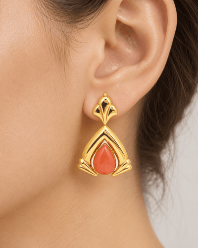 Boucles d'oreilles Boucles d'oreilles pendantes en or jaune et corail 58 Facettes 29894
