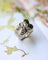 Bague 45 Bague dôme godronnée en or blanc 750 avec diamant taille ancienne 58 Facettes A12138