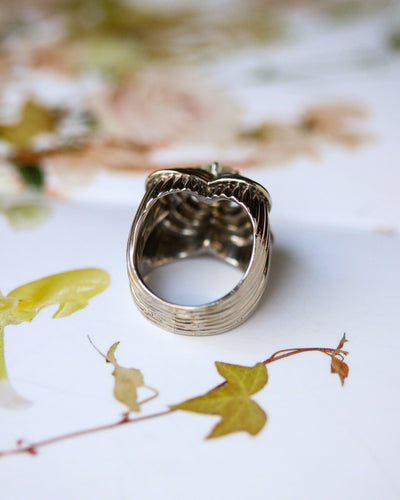 Bague 45 Bague dôme godronnée en or blanc 750 avec diamant taille ancienne 58 Facettes A12138