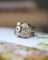 Bague 45 Bague dôme godronnée en or blanc 750 avec diamant taille ancienne 58 Facettes A12138