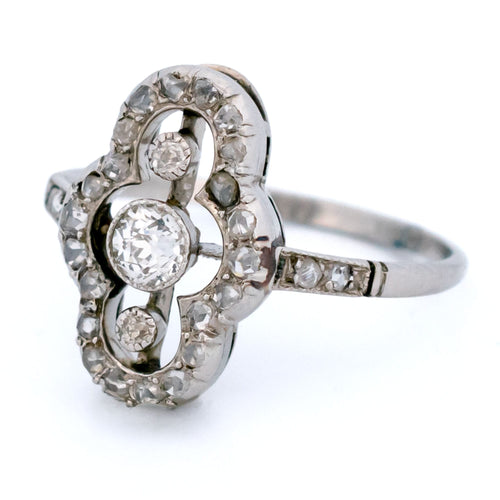 55 Bague édouardienne en platine et diamants 58 Facettes 93A3EC06937E4D8CAA9C6947B2A65B09