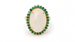Bague 54 Bague vintage en or jaune, opale cabochon et émeraudes 58 Facettes 32639