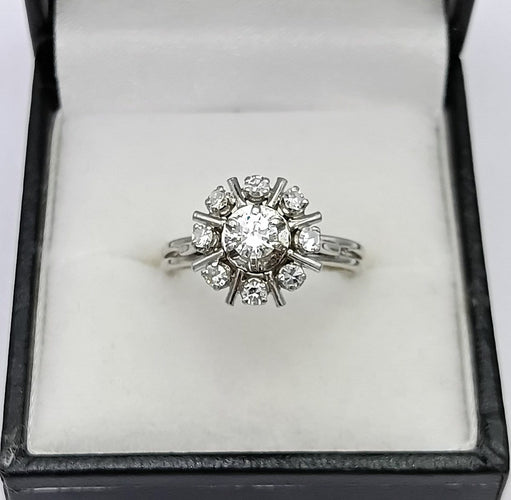 55 Bague fleur en or gris, platine et diamants 58 Facettes SADD/51/0
